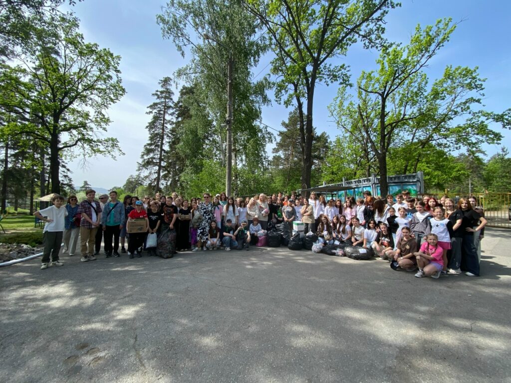 130 детей из 16 школьных объединений города в эти выходные встретились под крышей уютного Пансионата «Радуга».