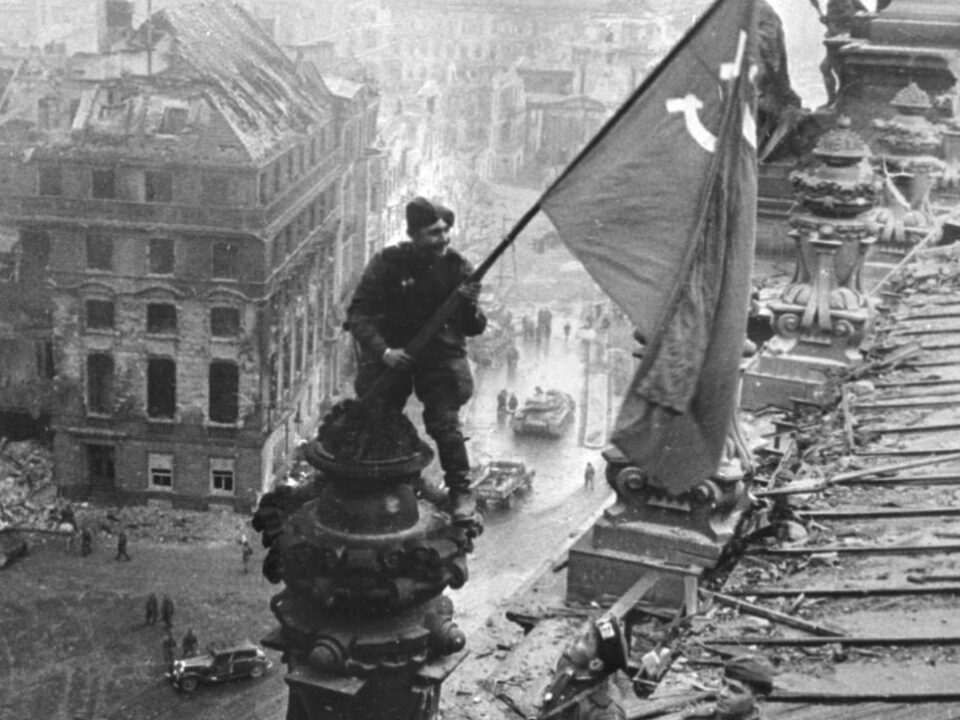 С Днём Великой Победы!